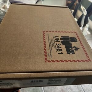LAPTOP-Microsoft Surface Laptop Go